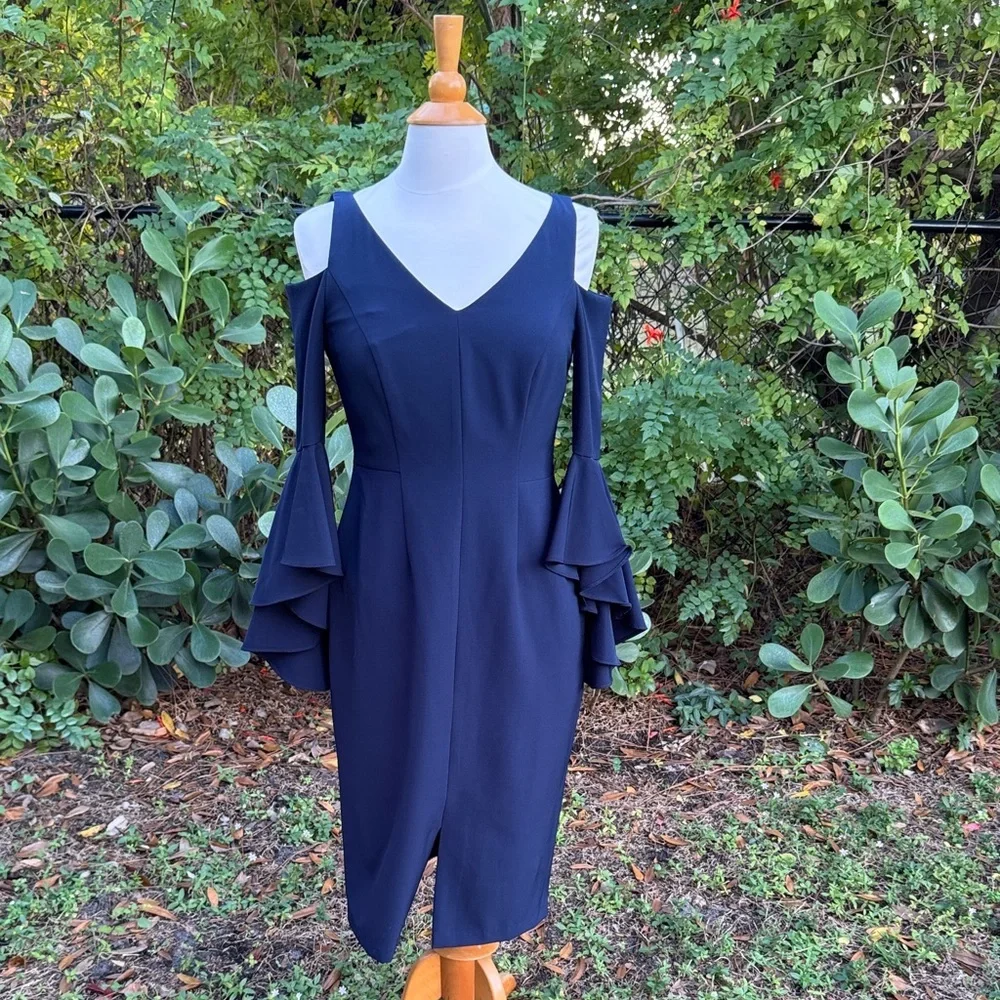 Maggie London cascading sleeves sheath dress, size 6 - Picture 3 of 9